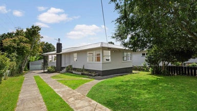 14 Royal View Road, Te Atatu South, Auckland - Carousel 1