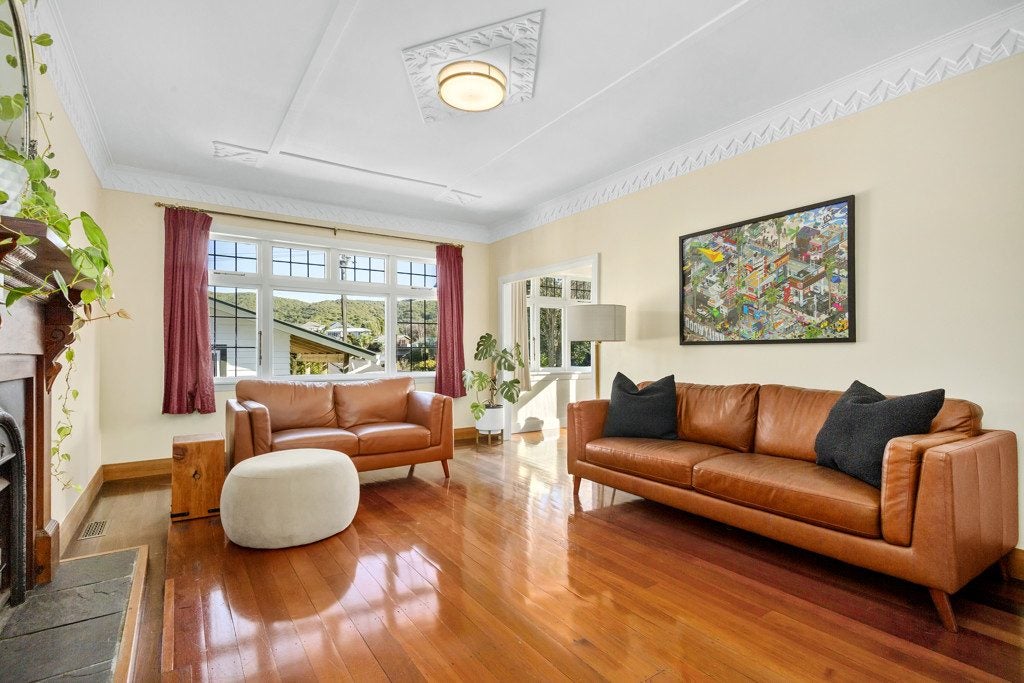 1D Kereru Bend, Tawa, Wellington - Carousel 2