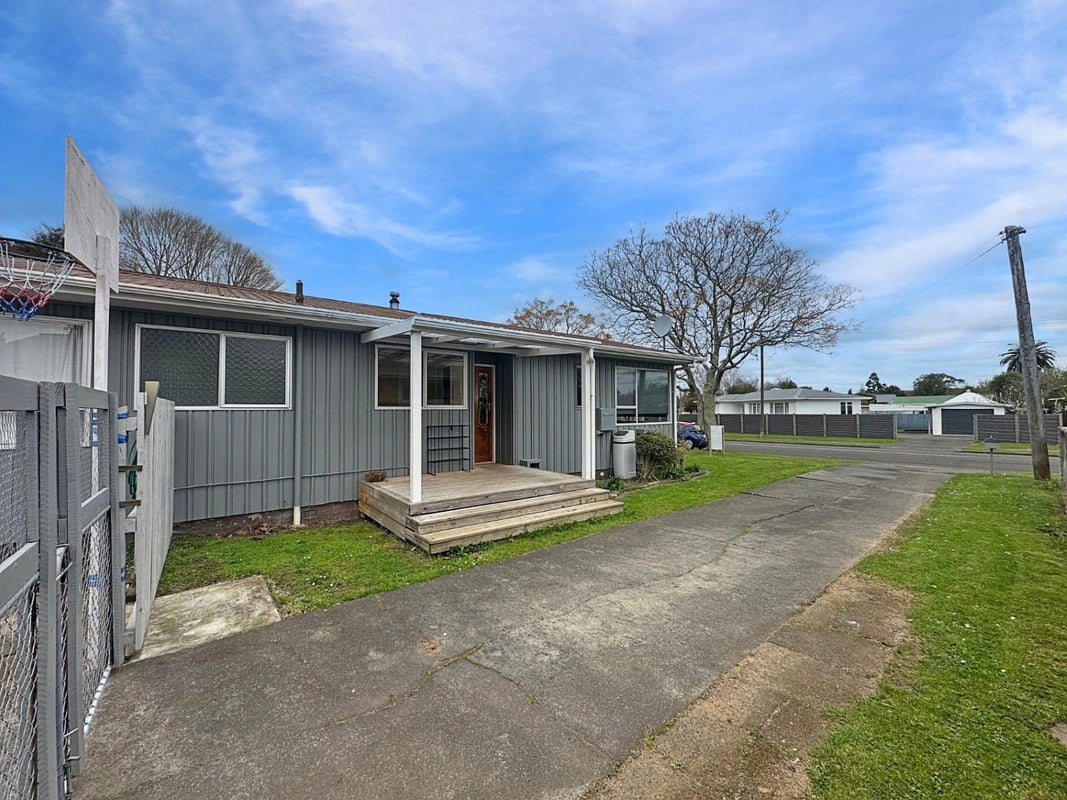18 Paterson Street, Aramoho, Whanganui - Carousel 1
