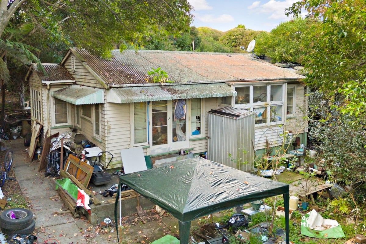 37 Wairau Road, Forrest Hill, Auckland - Carousel 1