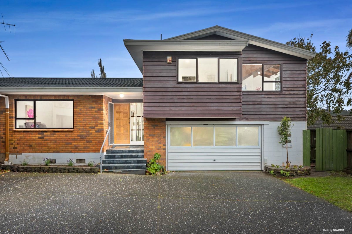 2/61 Glencoe Road, Browns Bay, Auckland - Carousel 1
