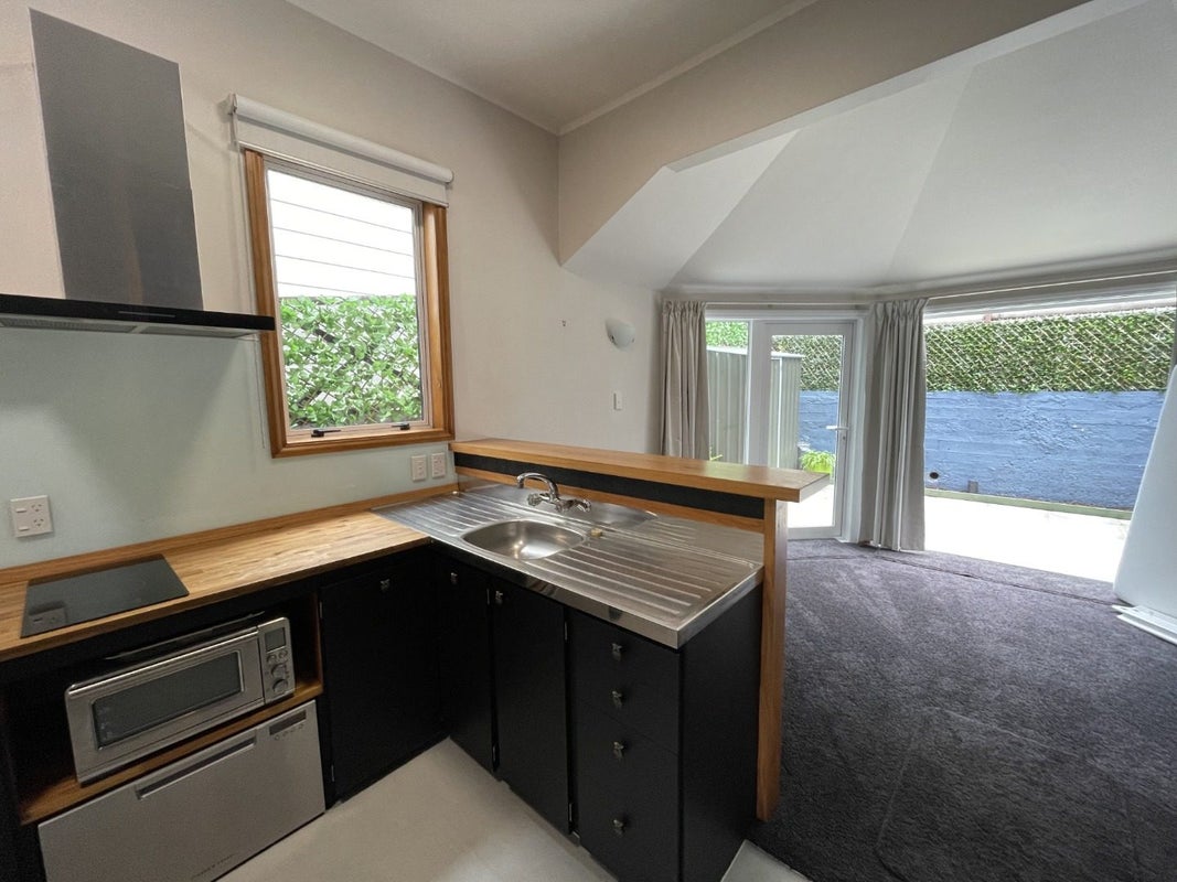 4 Yale Road, Mount Cook, Wellington - Carousel 2