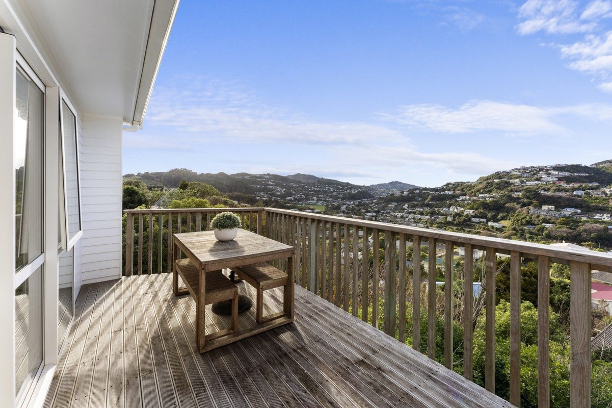 2/107 Allington Road, Karori, Wellington - Carousel 1