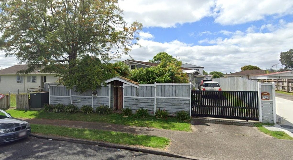 8 John Walker Drive, Manurewa, Auckland - Carousel 1