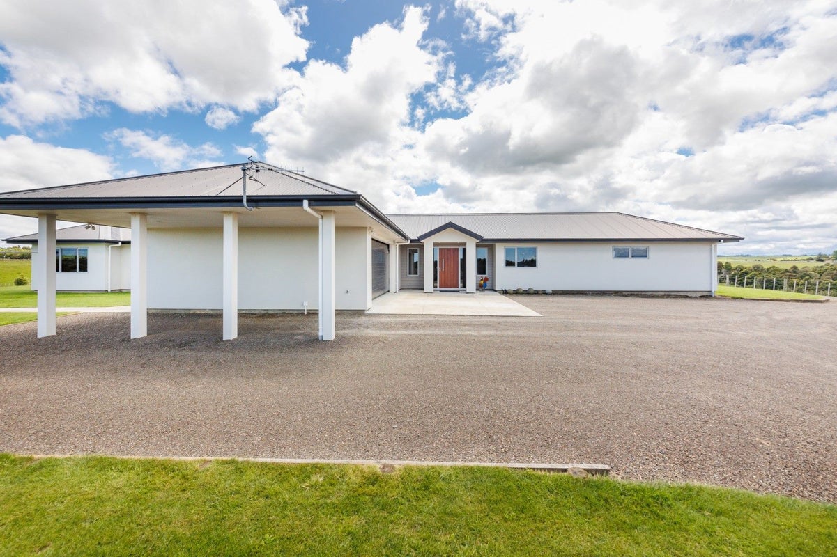 760 Halcombe Road, Halcombe, Feilding - Carousel 41