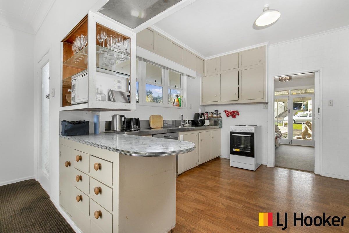 47 Bannerman Road, Morningside, Auckland - Carousel 1