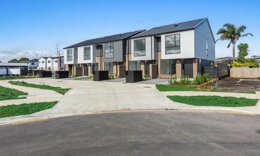 19 Paapaakiri Loop, Takanini, Auckland - Carousel 1
