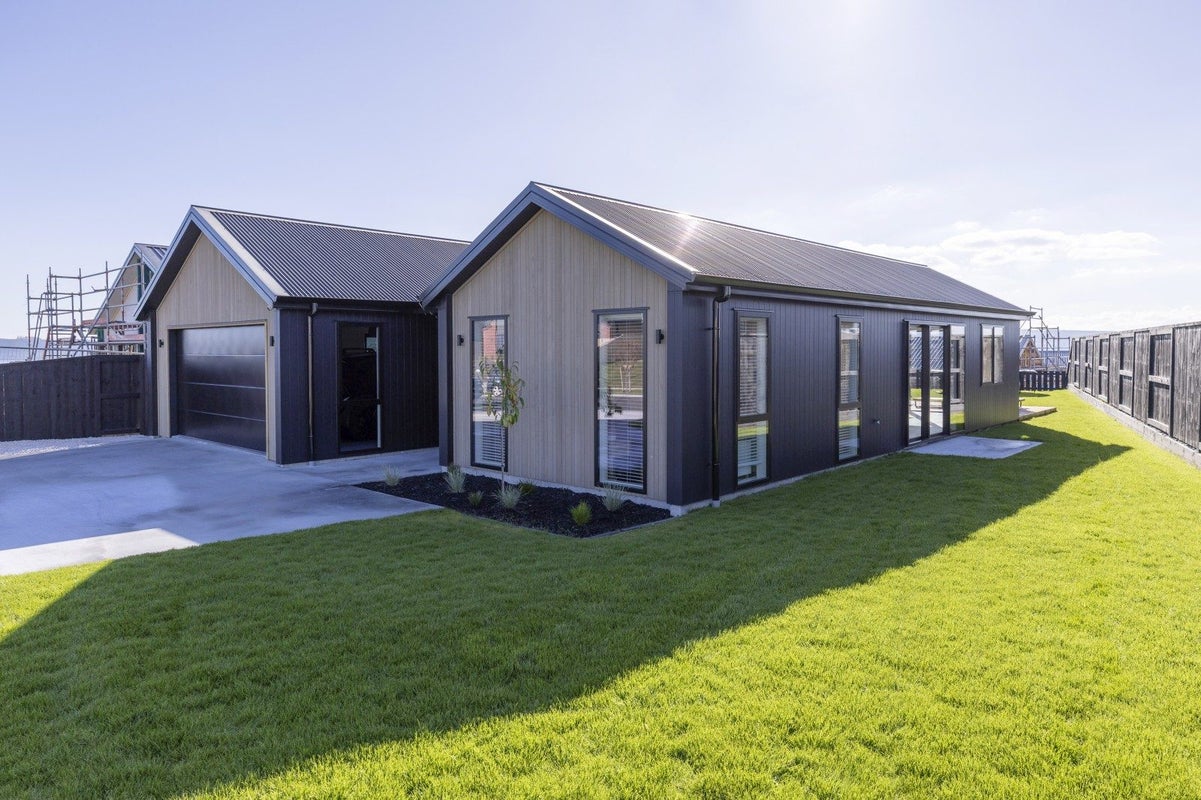 34 Kopakopa Crescent, Wharewaka, Taupo - Carousel 1
