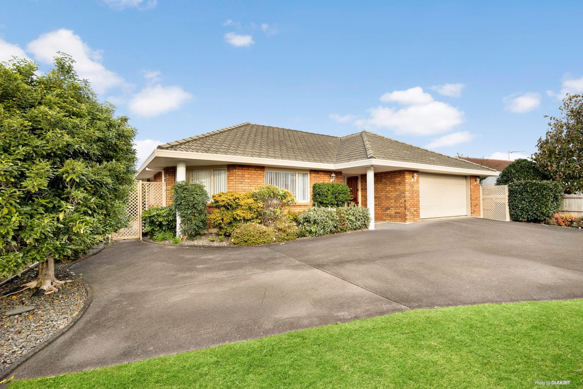 29 Astoria Place, Northpark, Auckland - Carousel 1