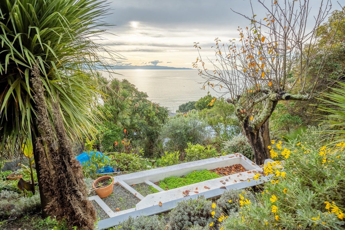 11 Grenville Terrace, Moana, Nelson - Carousel 21