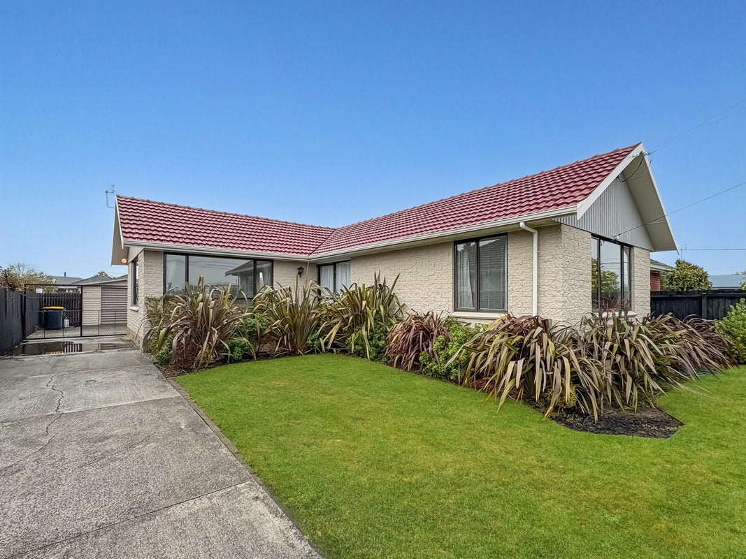 30 Vardon Crescent, Shirley, Christchurch - Carousel 1