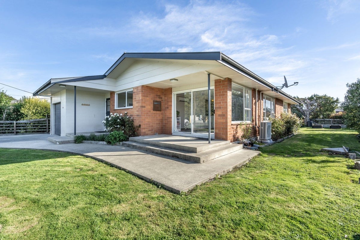 10 Great North Road, Winton, Winton - Carousel 2