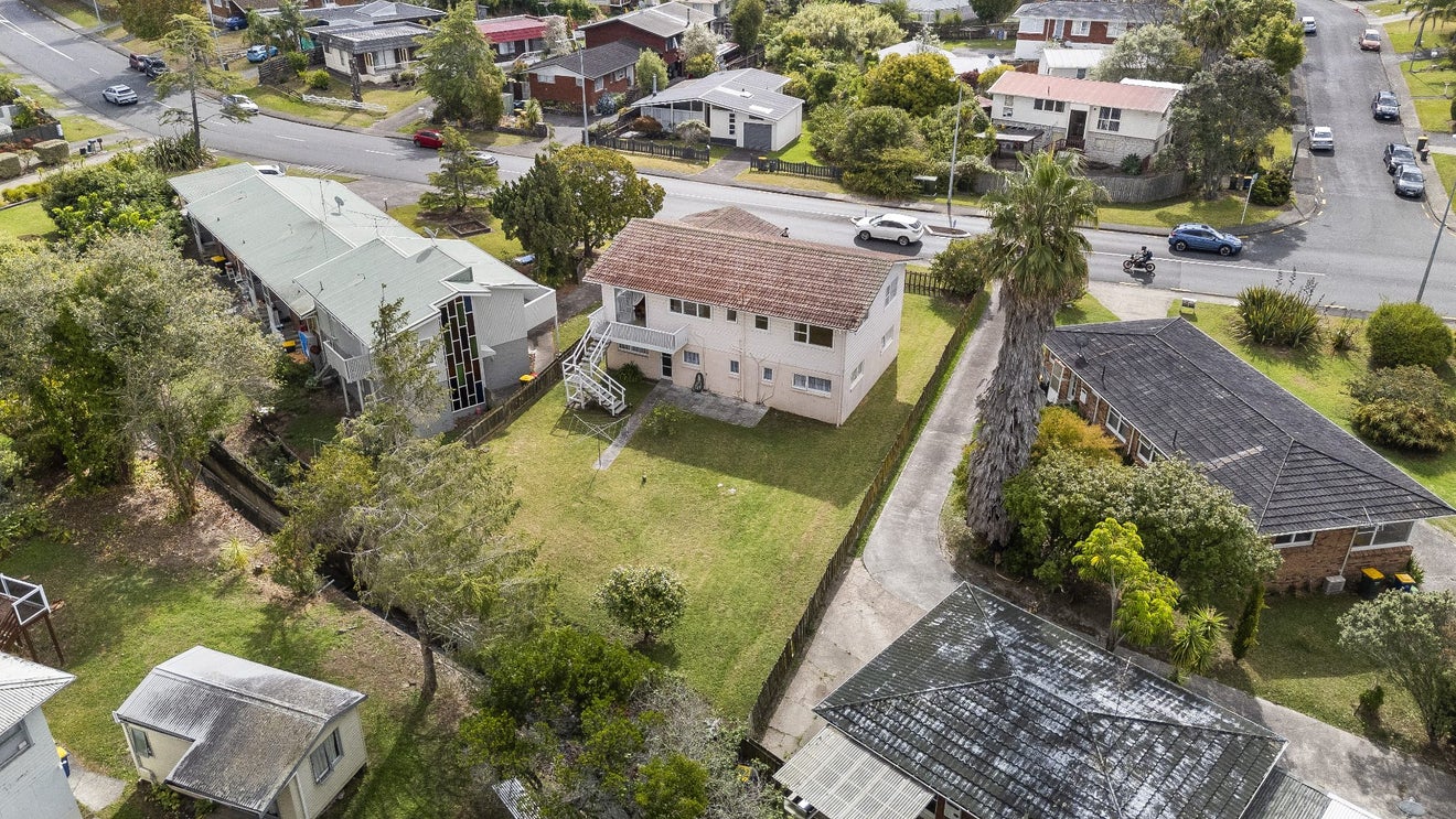 21 Bentley Avenue, Glenfield, Auckland - Carousel 2