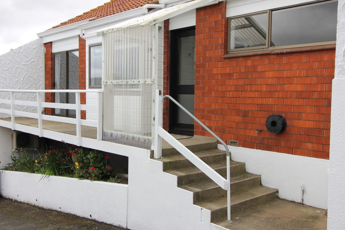 9B Kirkland Street, Green Island, Dunedin - Carousel 1