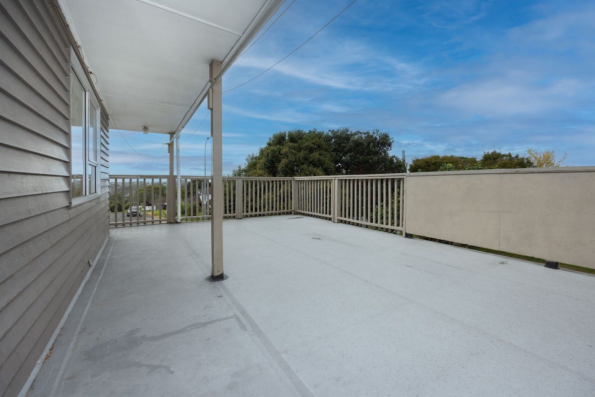 2 Chelsea View Drive, Chatswood, Auckland - Carousel 2