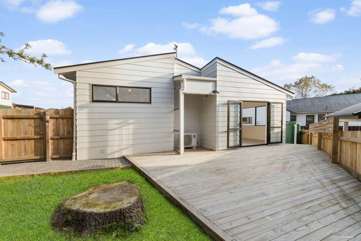 17 Kellett Road, Ranui, Auckland - Carousel 1