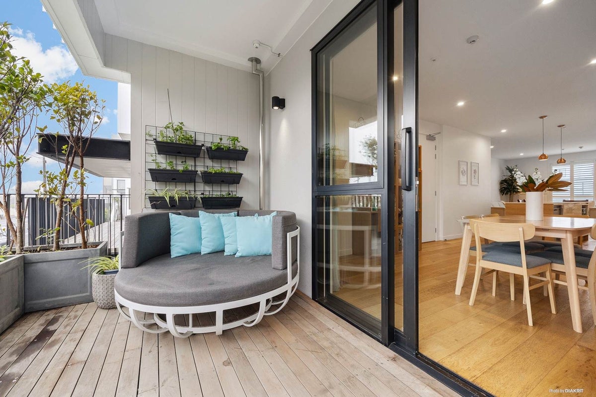 G06/987 Mount Eden Road, Three Kings, Auckland - Carousel 2