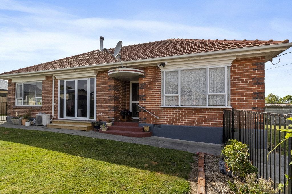 12 Brenda Street, Kensington, Timaru - Carousel 1