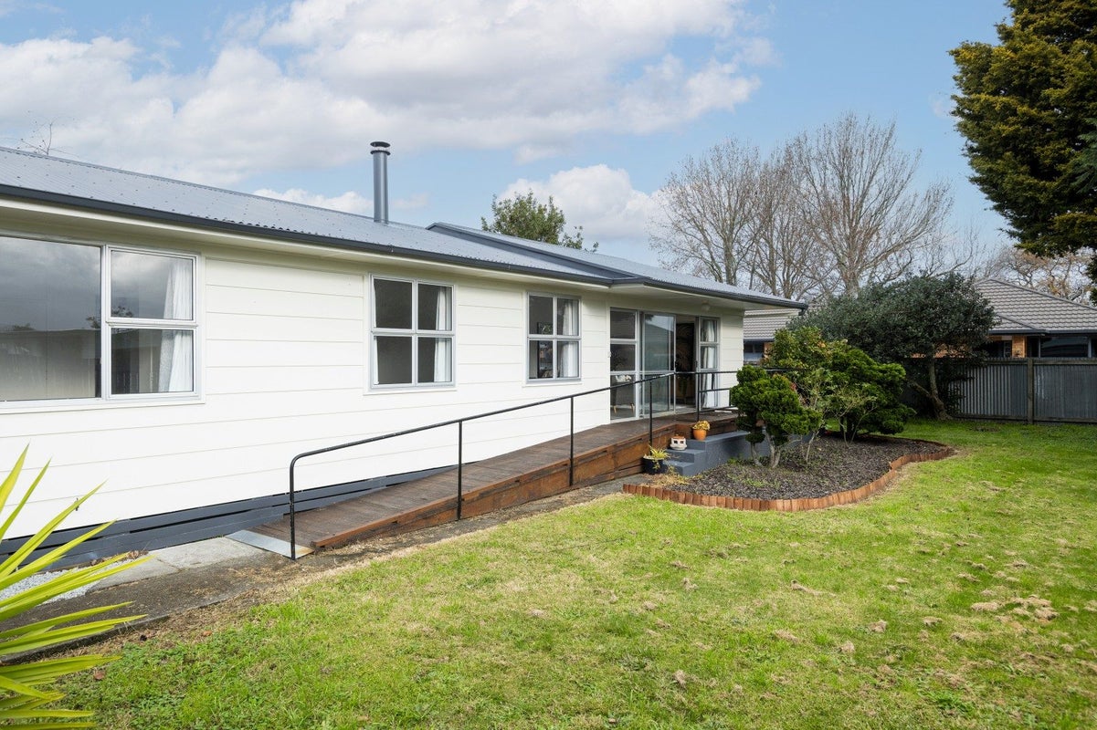 346B Ormond Road, Riverdale, Gisborne - Carousel 1