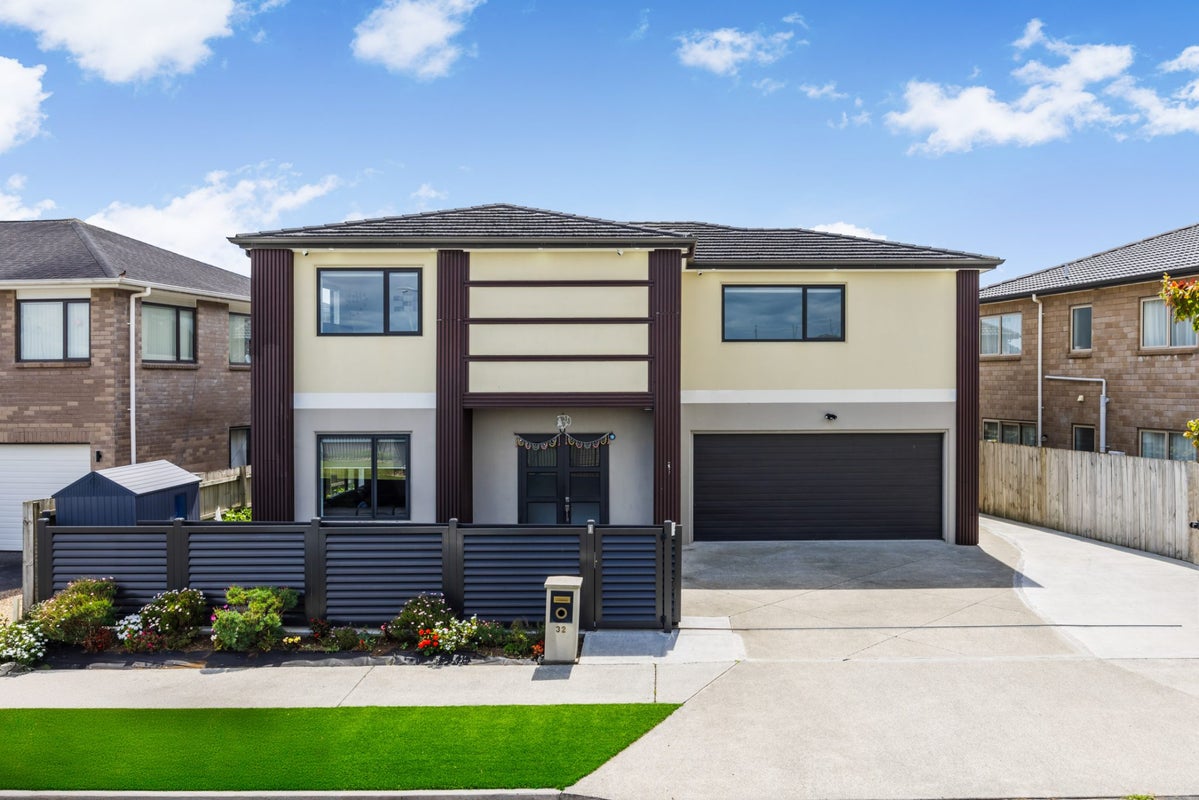 32 Helianthus Avenue, Flat Bush, Auckland - Carousel 2
