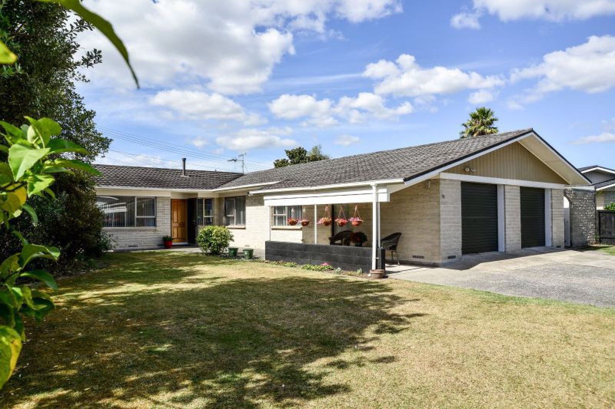38 Braid Road, St Andrews, Hamilton - Carousel 1