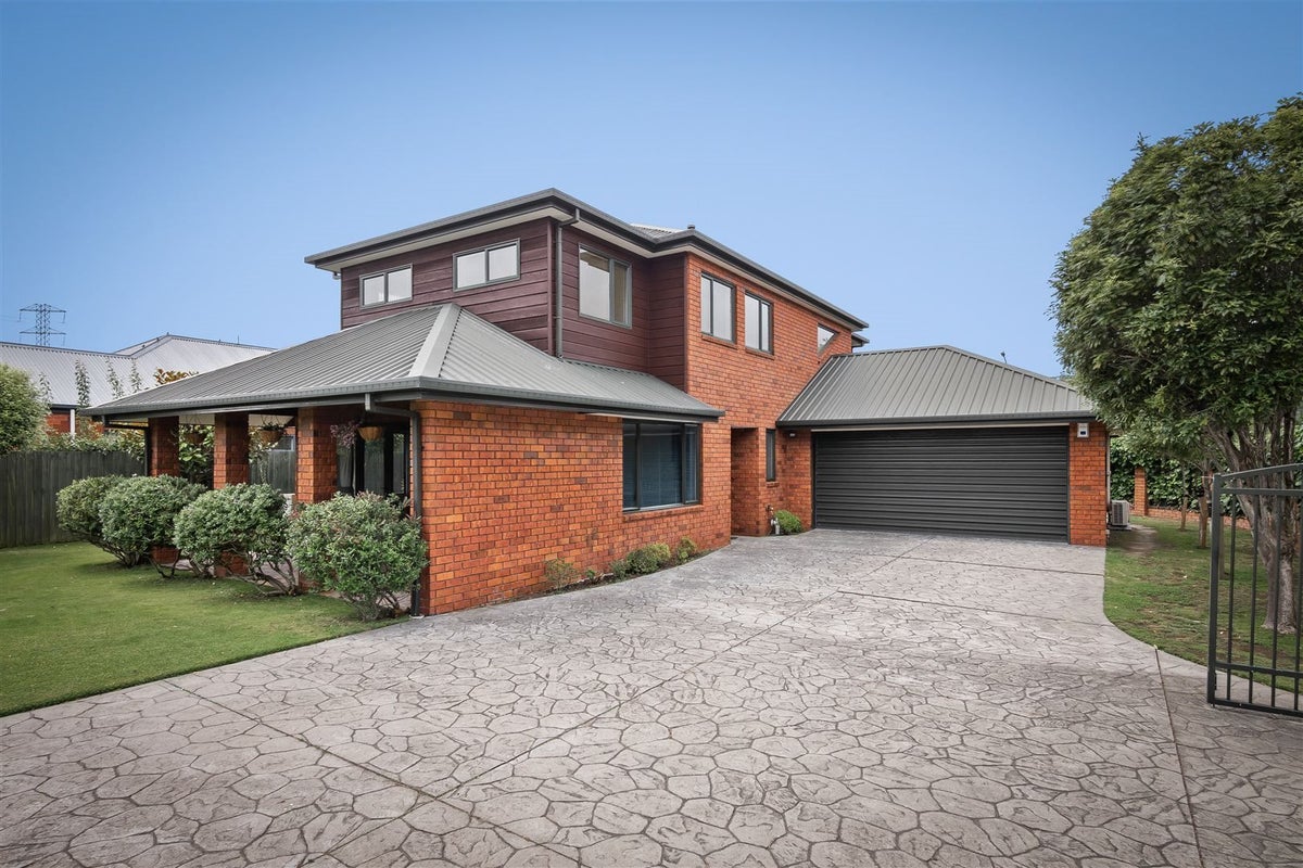 1 Wendy Place, Heathcote Valley, Christchurch - Carousel 1