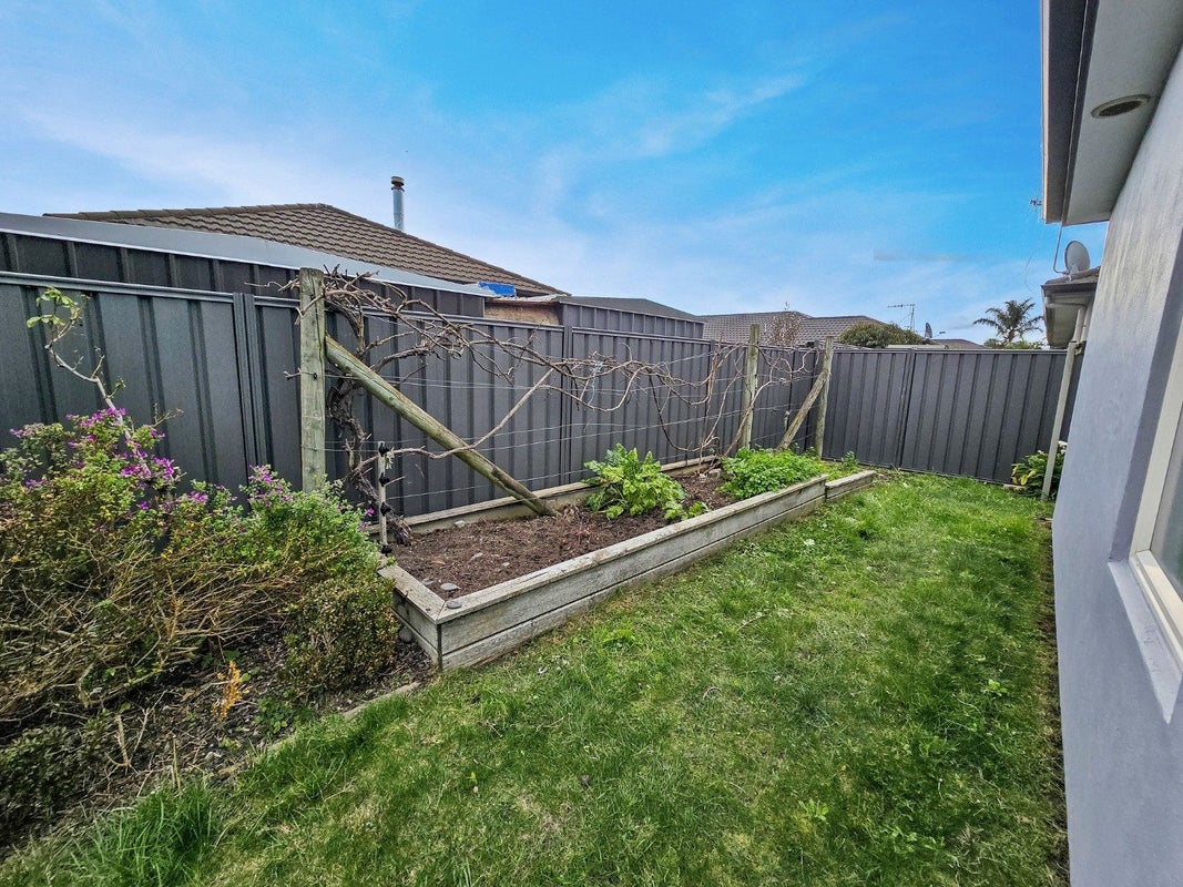 16 Palliser Place, Poraiti, Napier - Carousel 29