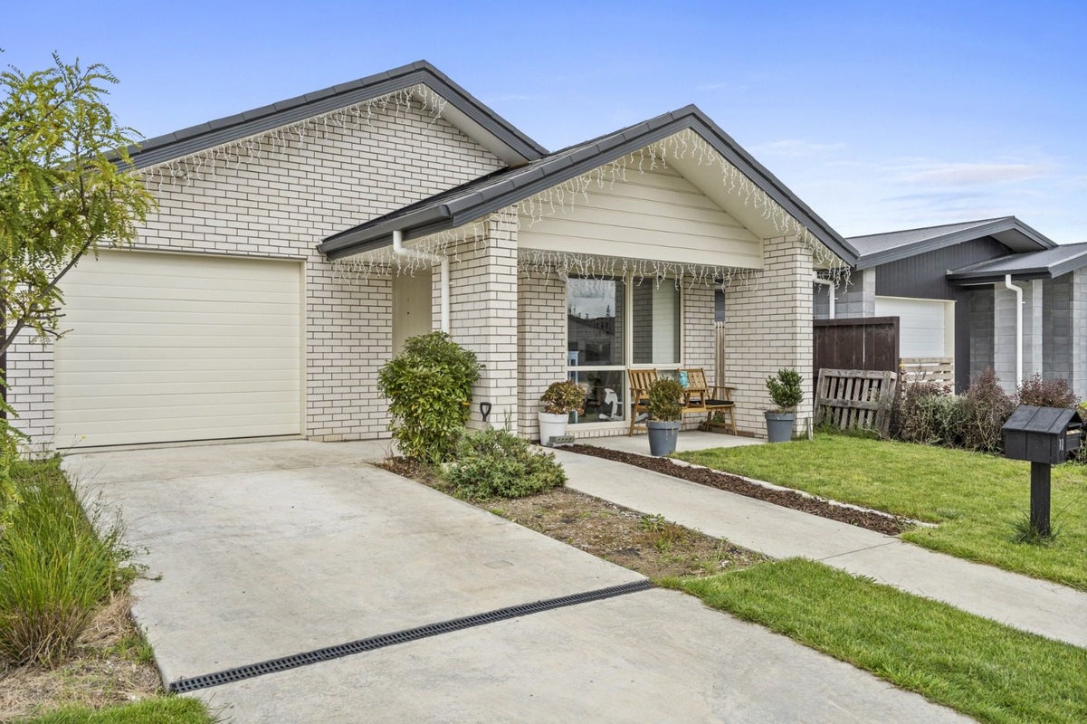 11 Hapu Avenue, Baverstock, Hamilton - Carousel 2