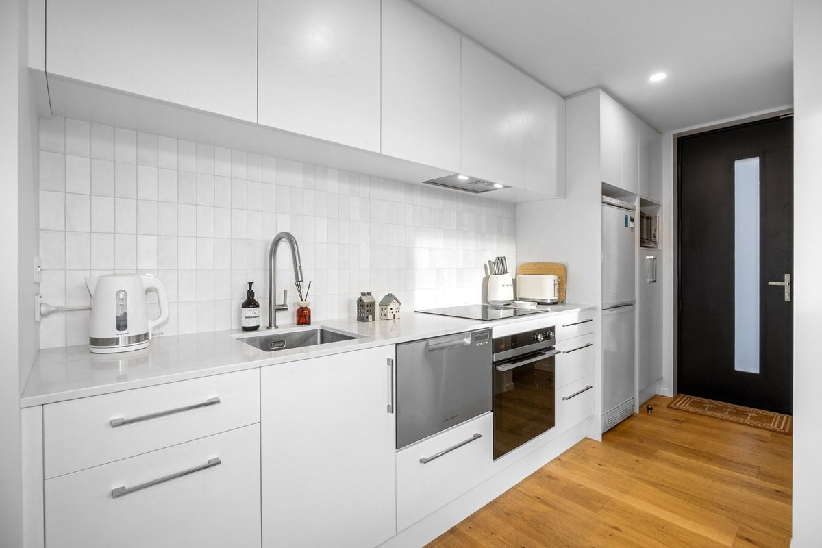 5/460 Wilsons Road North, Waltham, Christchurch - Carousel 2