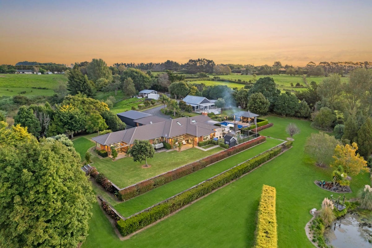 327A Clarks Beach Road, Pukekohe - Carousel 1
