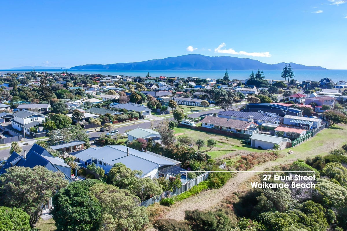 27 Eruini Street, Waikanae Beach, Waikanae - Carousel 1