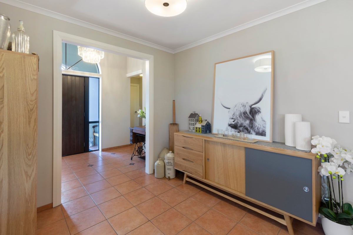 11 Manara Place, The Gardens, Auckland - Carousel 2