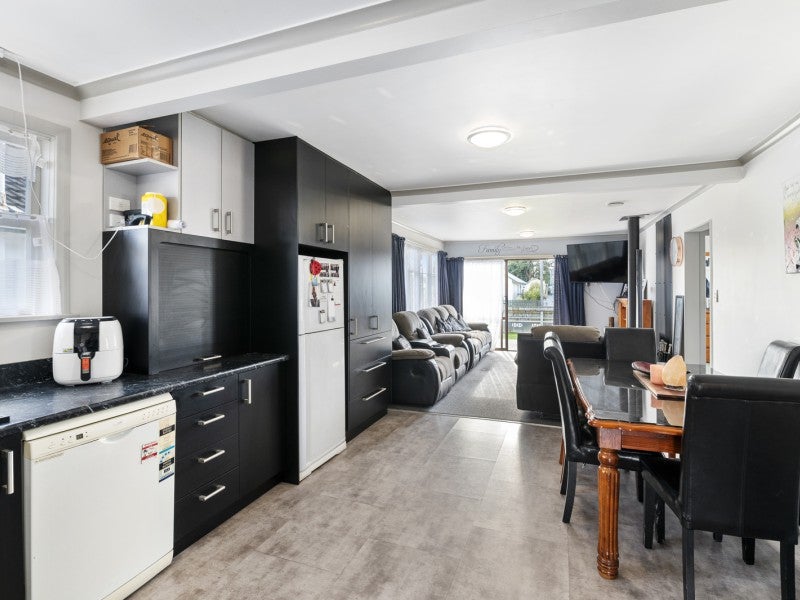 32 Dorset Street, Levin, Levin - Carousel 2
