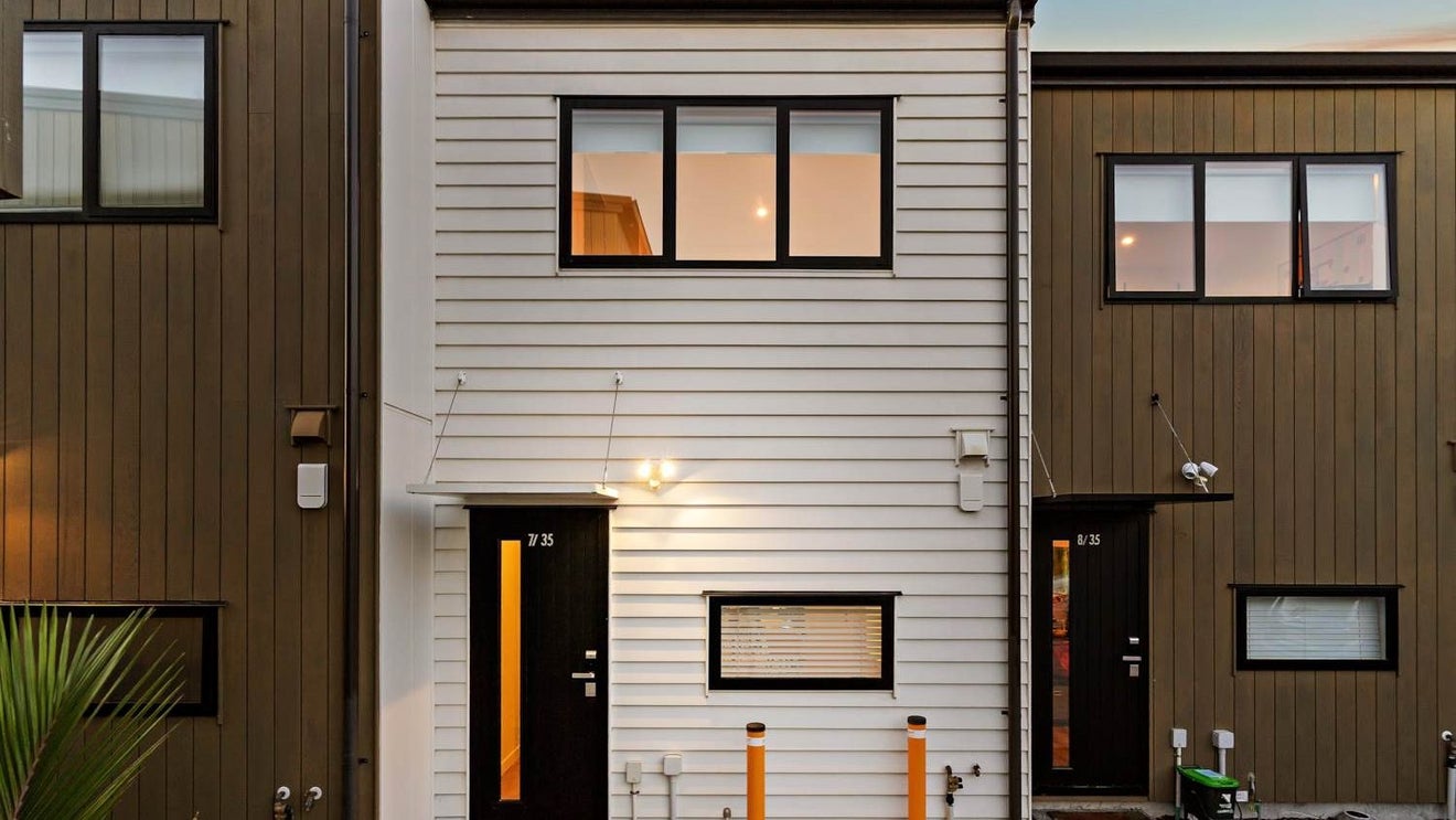 7/35 Garadice Road, Rothesay Bay, Auckland - Carousel 1