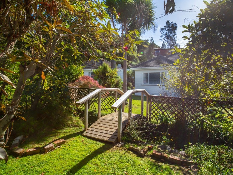 4 Lincoln Avenue, Tawa, Wellington - Carousel 2