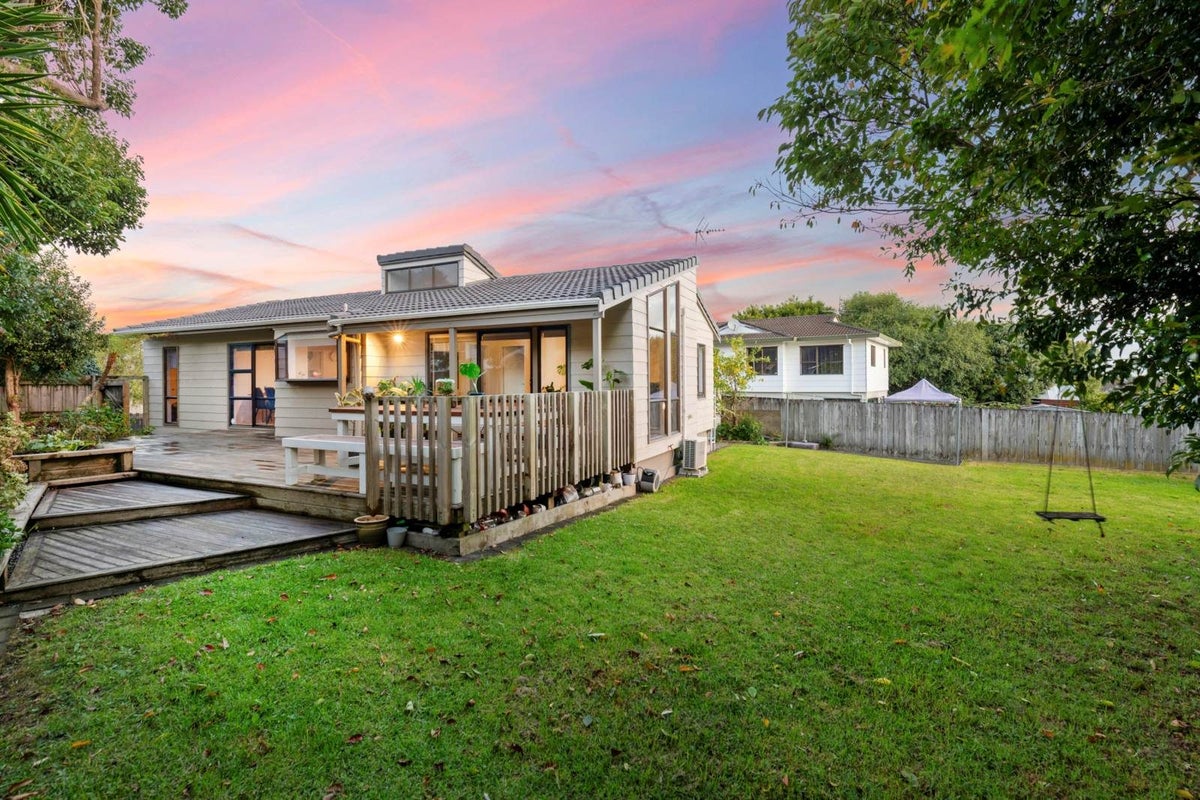 30 Sandgate Avenue, Botany Downs, Auckland - Carousel 1