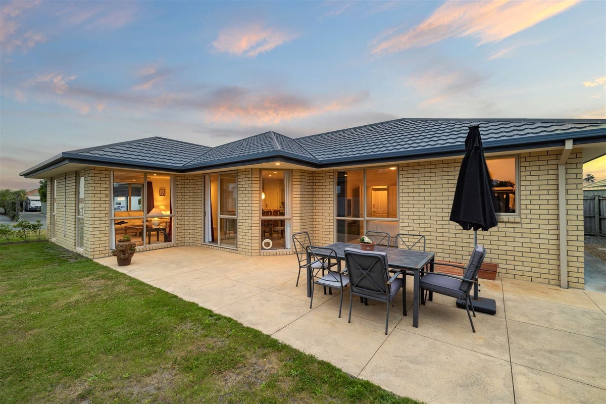 7 Stout Street, Waimairi Beach, Christchurch - Carousel 1