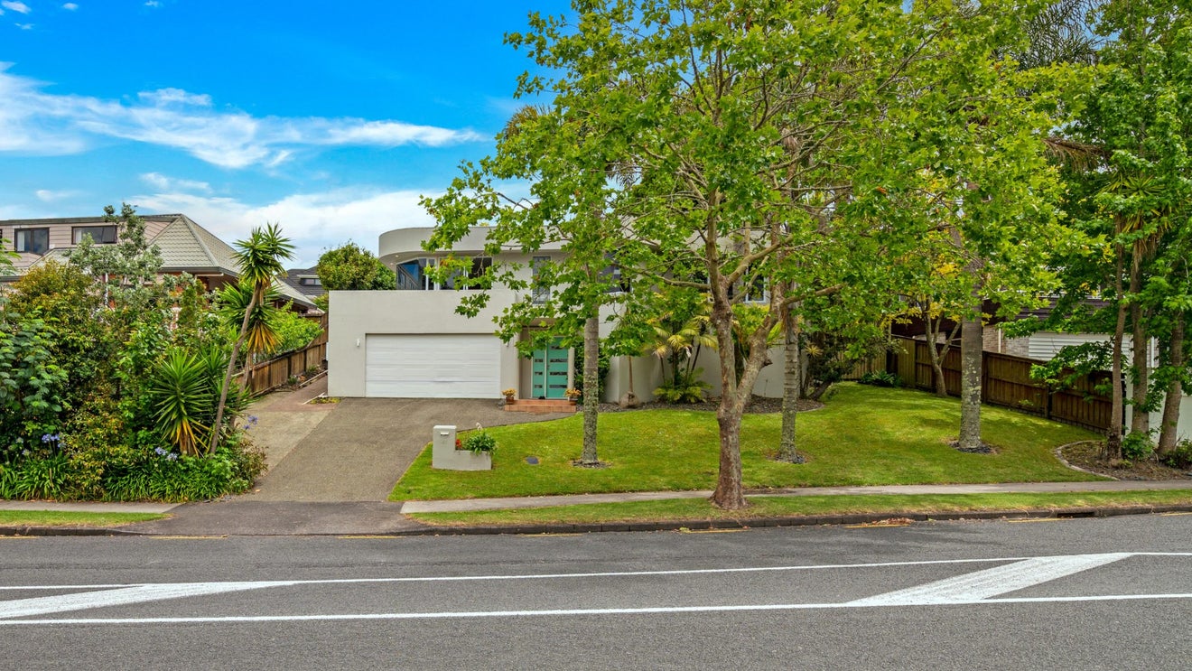 41 Marina View Drive, West Harbour, Auckland - Carousel 2