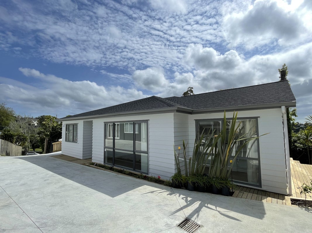 13B Stott Avenue, Birkdale, Auckland - Carousel 1