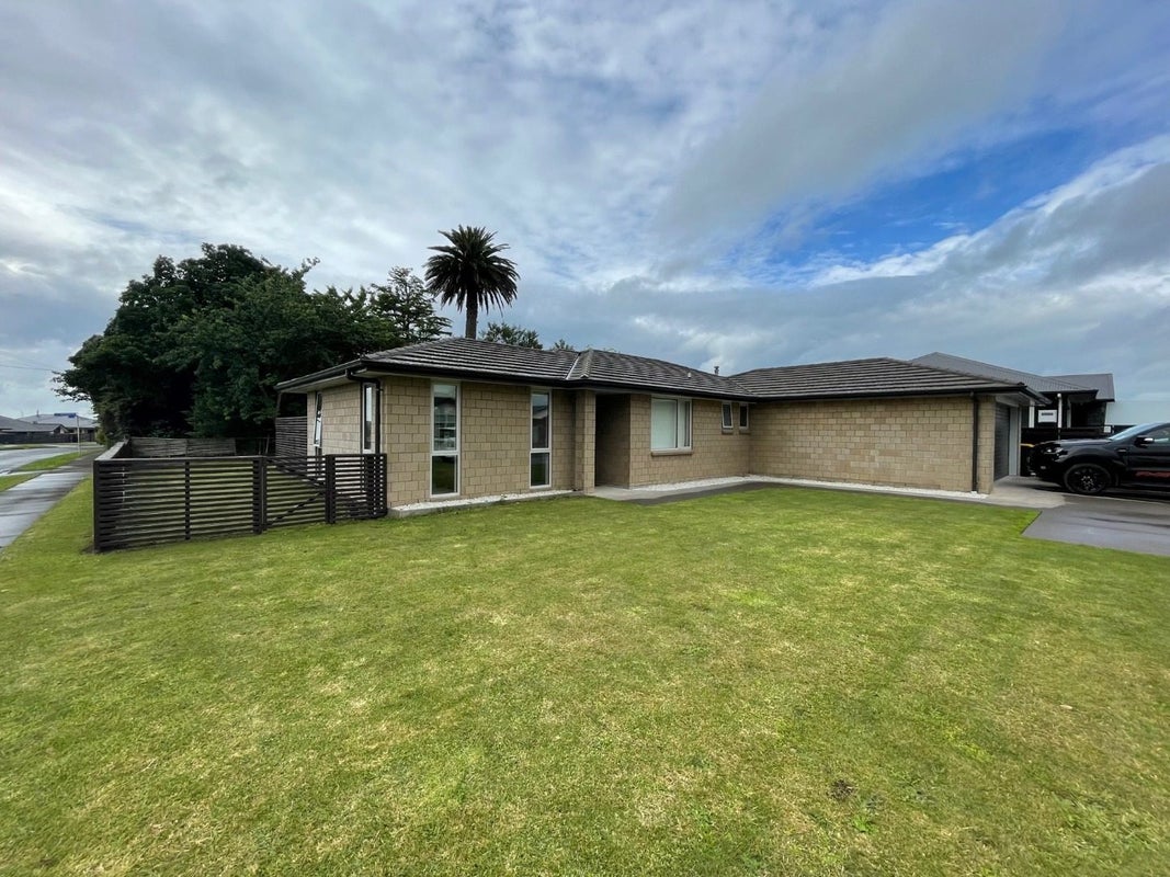 1 Keene Drive, Bell Block, New Plymouth - Carousel 1