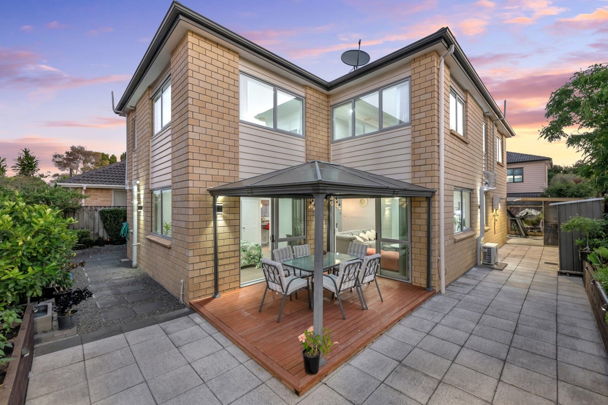 12 Carlie Street, Papatoetoe, Auckland - Carousel 2