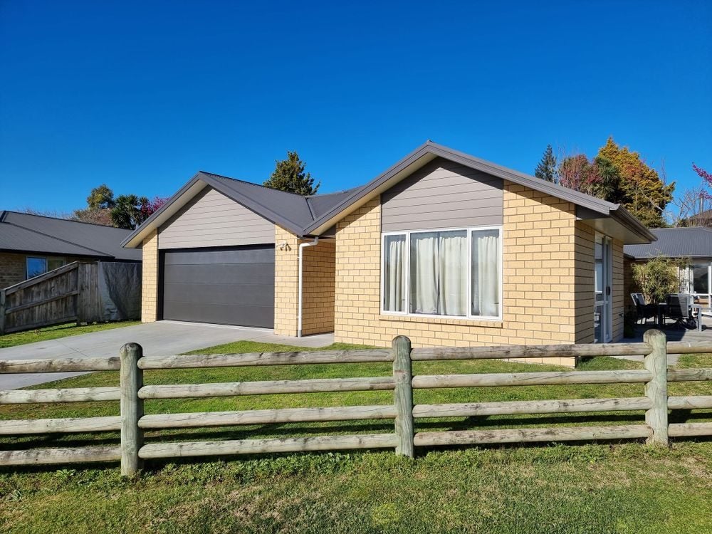 19 Mahy Way, Leamington, Cambridge - Carousel 1