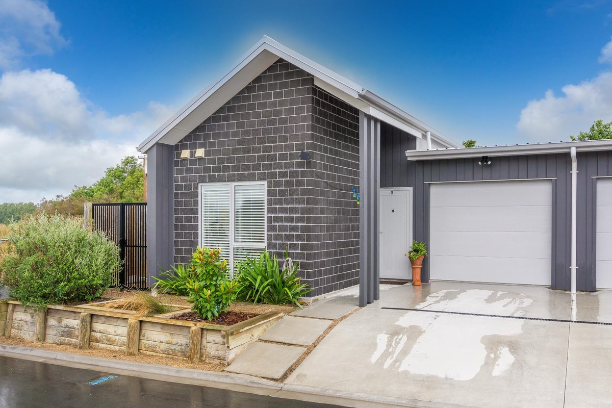 25 Borman Road, Huntington, Hamilton - Carousel 1