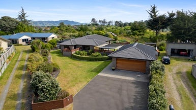 7 Byron Brown Place, Otaki Beach, Otaki - Carousel 1