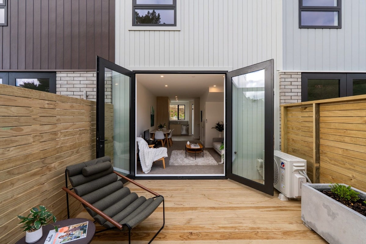 15 Ara Paiwhenua, Tawa, Wellington - Carousel 2