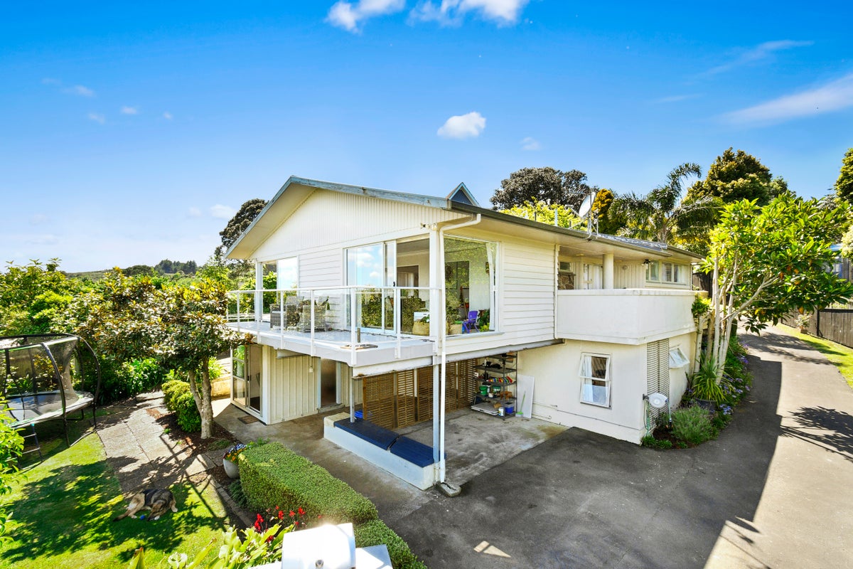 25 Margan Place, Red Hill, Papakura - Carousel 1