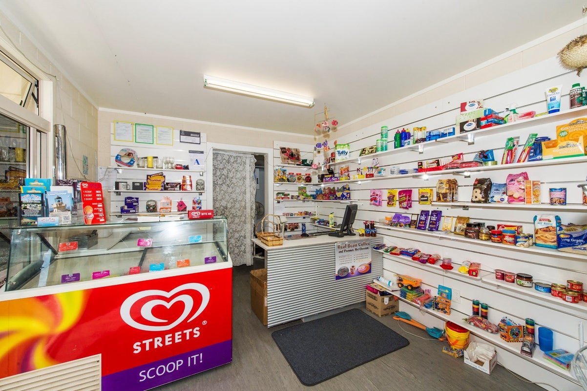 271 Karaka Bay RD, Karaka Bays, Wellington - Carousel 16