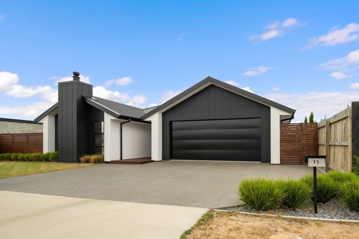 11 Caproni Road, Burleigh, Blenheim - Carousel 1