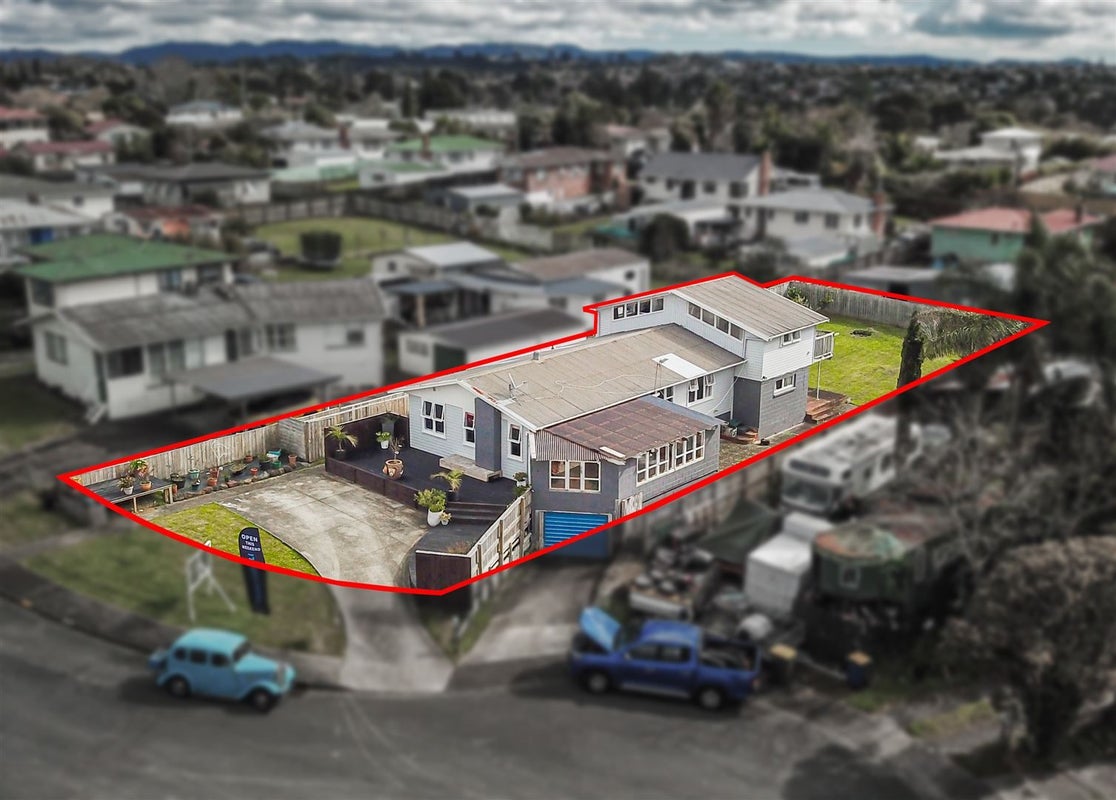 14 Martin Place, Kelston, Auckland - Carousel 48