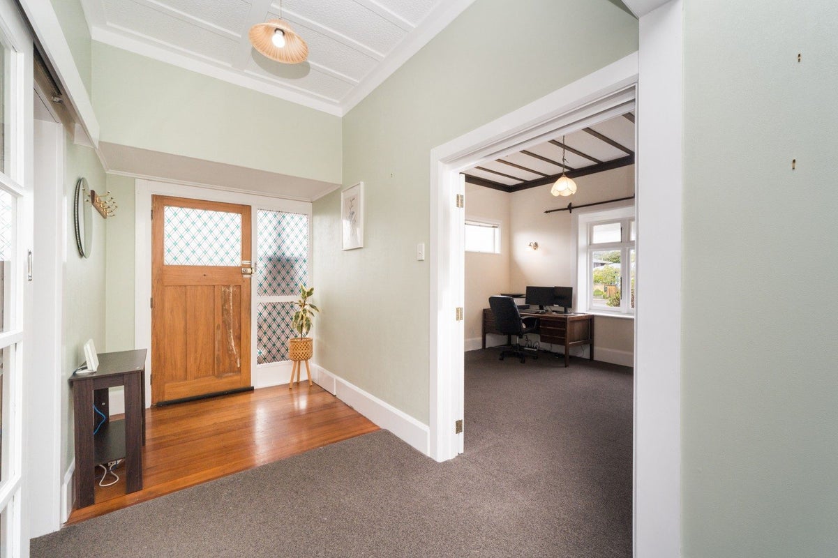 643 Ferguson Street, Terrace End, Palmerston North - Carousel 2